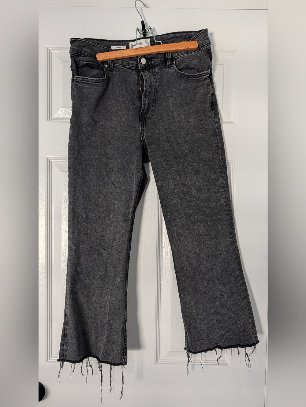 Mango Women's Charcoal Cropped Jeans - Sienna